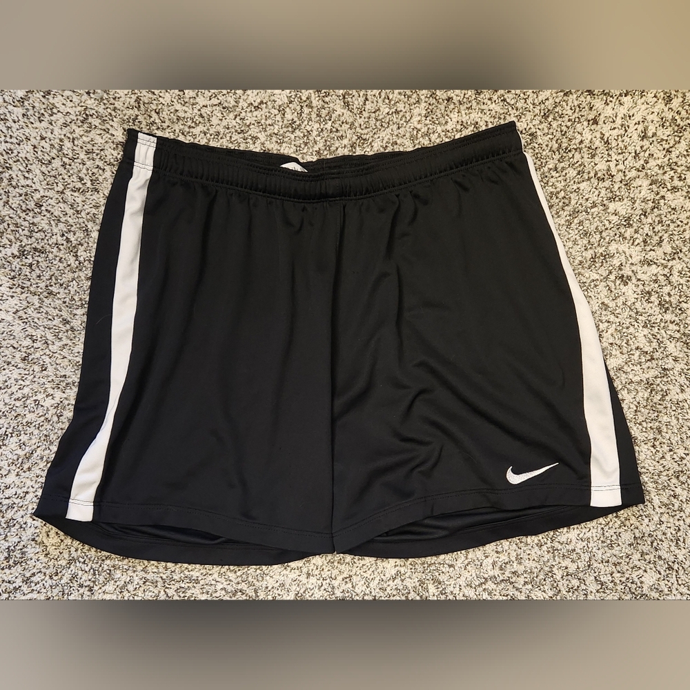 Women's Nike Shorts, Black, Large